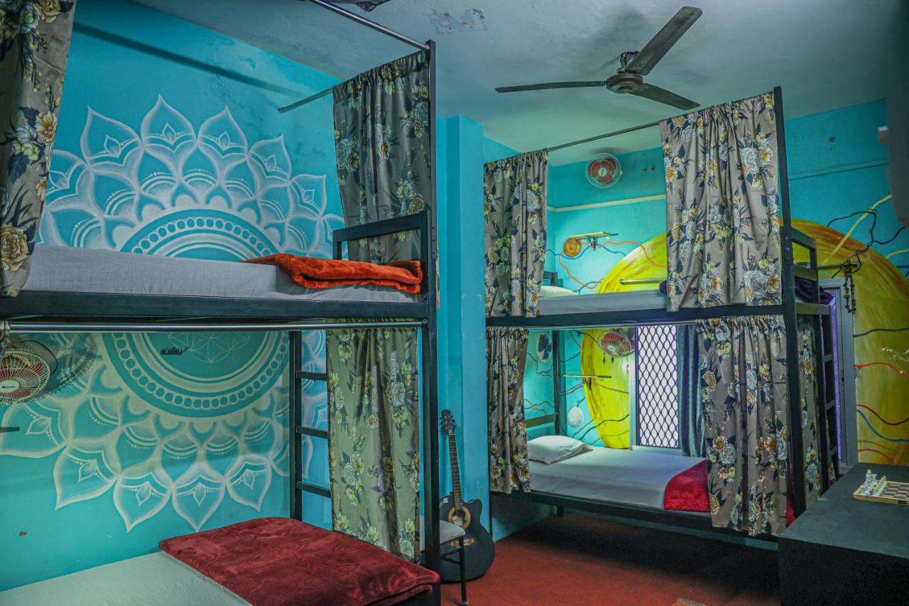 Good Vibes Hostel Varanasi Eksteriør billede