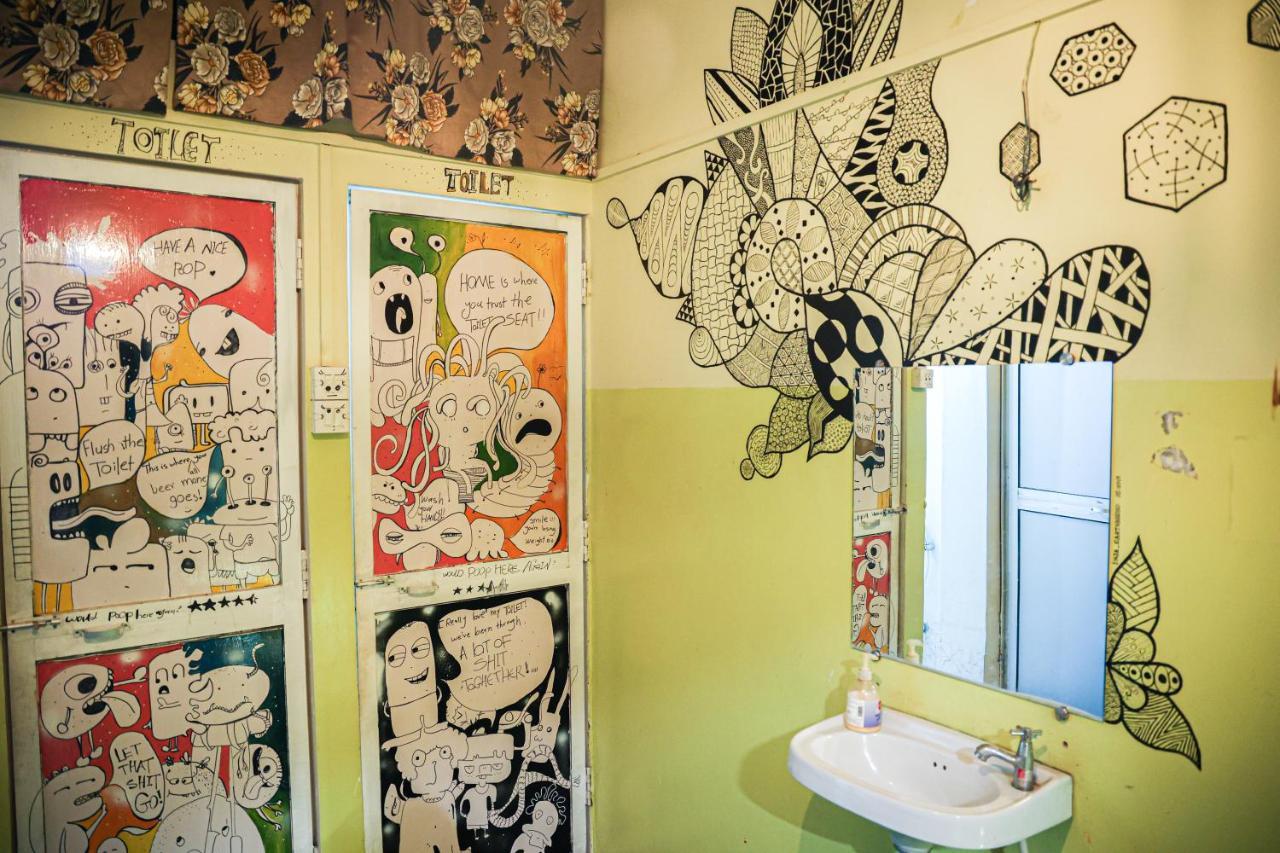 Good Vibes Hostel Varanasi Eksteriør billede
