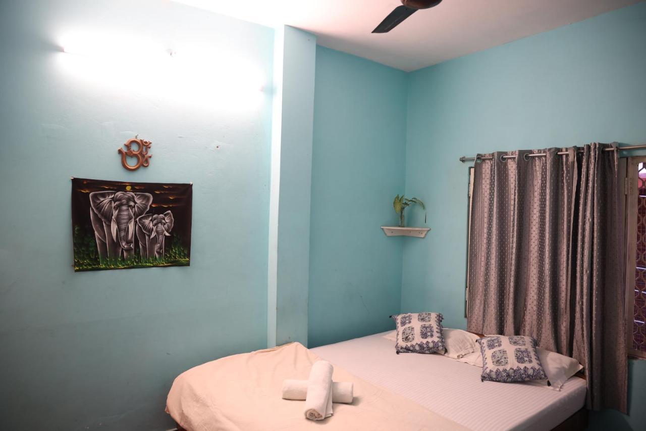 Good Vibes Hostel Varanasi Eksteriør billede