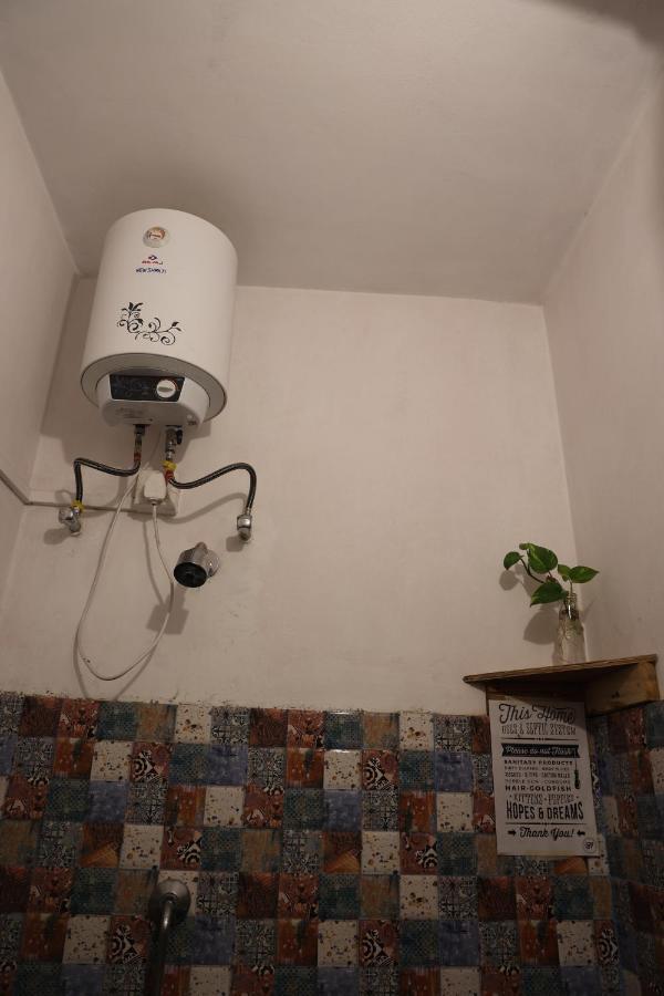 Good Vibes Hostel Varanasi Eksteriør billede