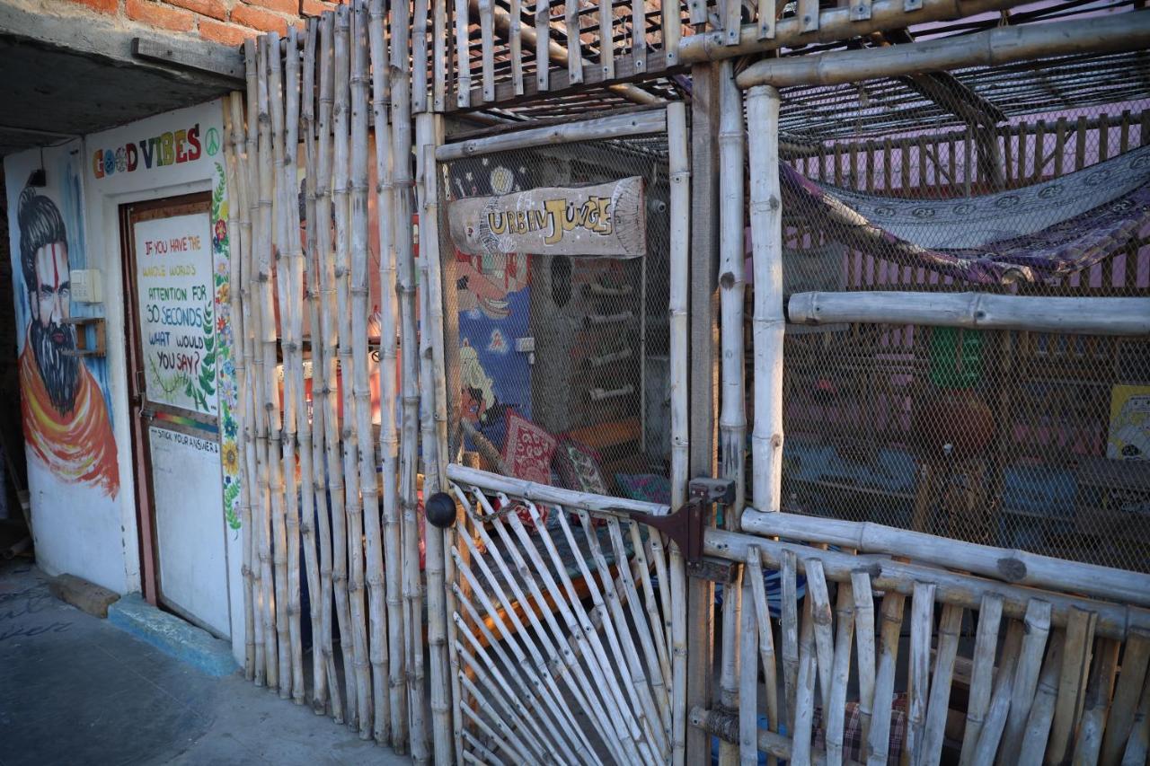 Good Vibes Hostel Varanasi Eksteriør billede