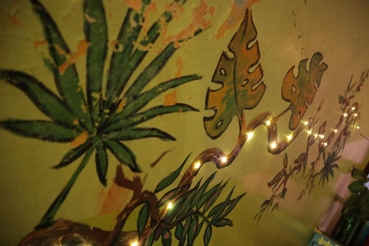 Good Vibes Hostel Varanasi Eksteriør billede