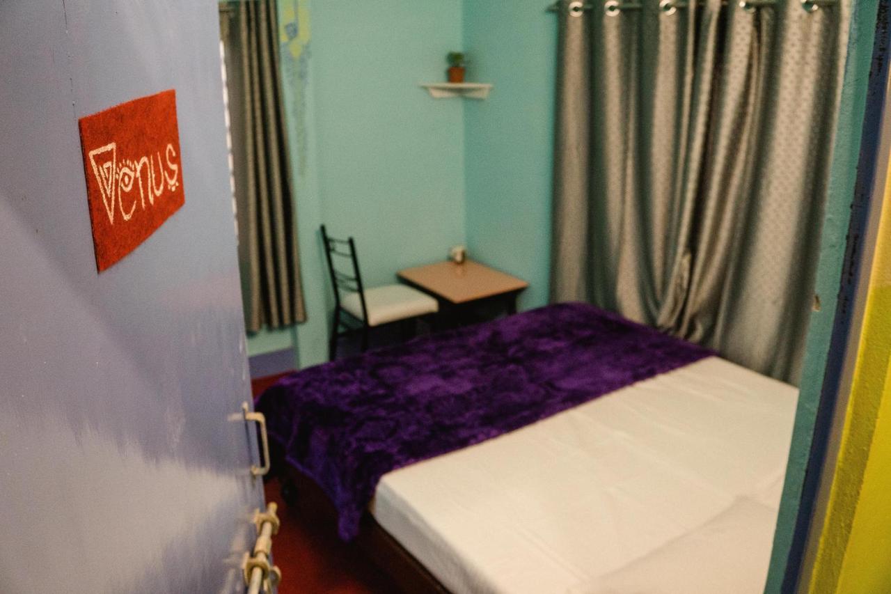 Good Vibes Hostel Varanasi Eksteriør billede