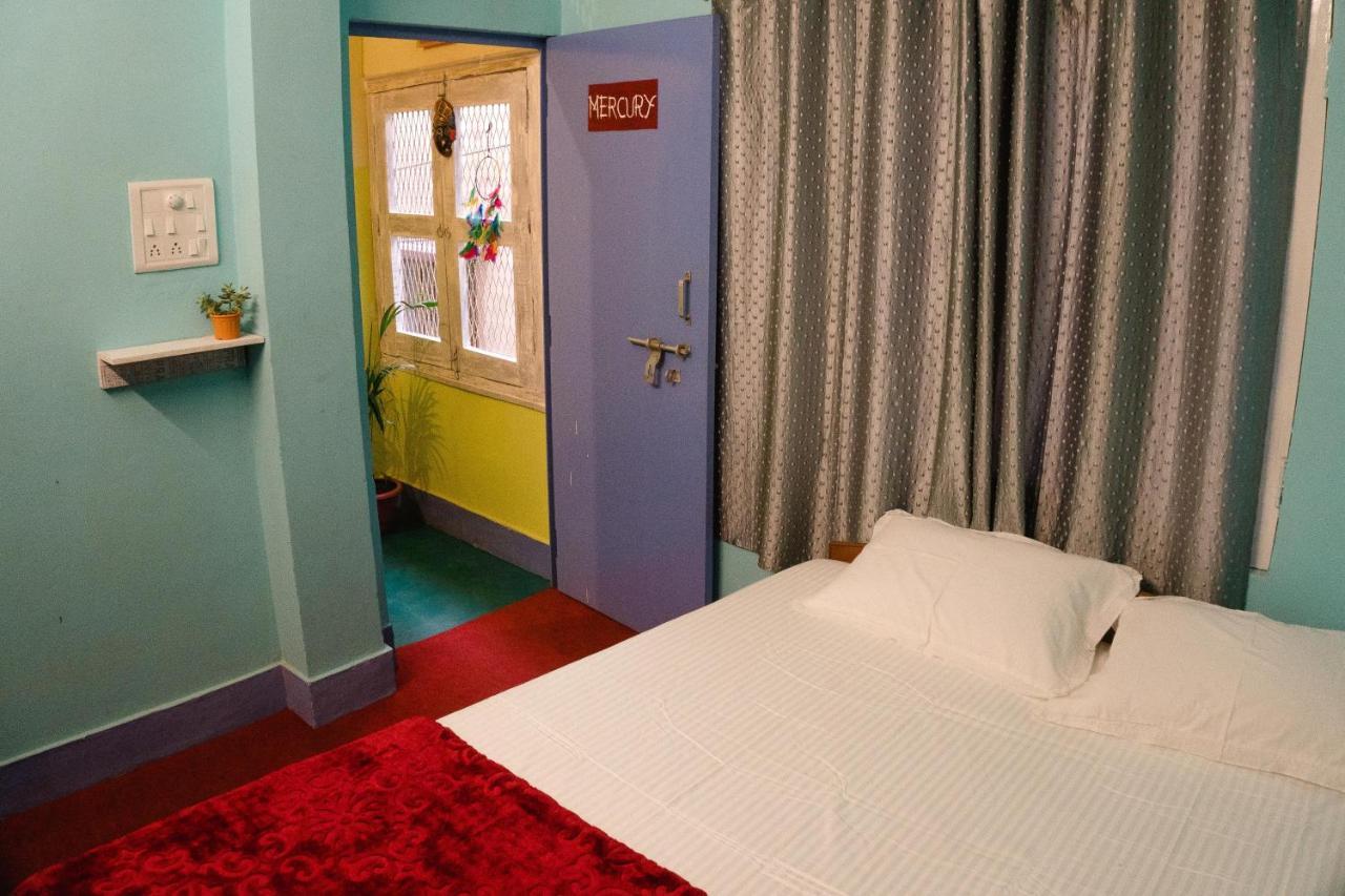 Good Vibes Hostel Varanasi Eksteriør billede