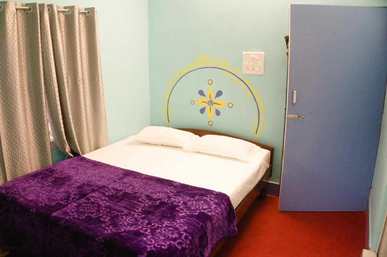 Good Vibes Hostel Varanasi Eksteriør billede